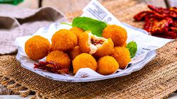 Stuzzichini per aperitivo e finger food - Sc. 50% Mozzarelline Impanate con Cuore di Pomodori Secchi
